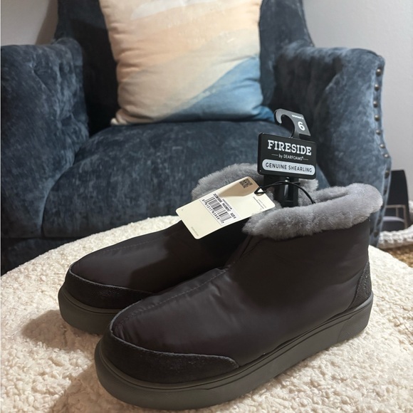 FIRESIDE BY DEARFOAMS Women's Byron Bay Shearling Slipper, size 6 NEW! NWTS - Picture 2 of 7